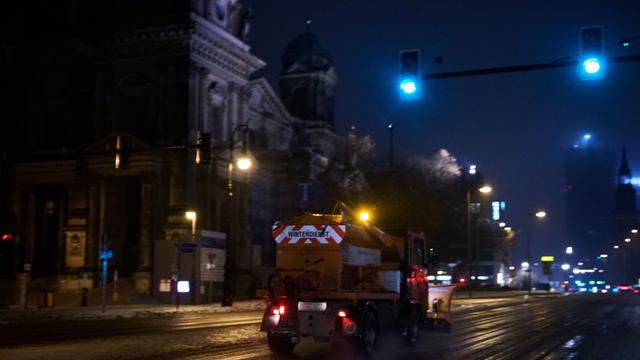 Wetter: Polizei warnt: Tauwetter macht Berlins Eisflächen gefährlich