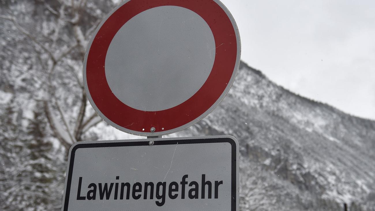 Bergsport: Schnee und Wind lassen Lawinengefahr steigen