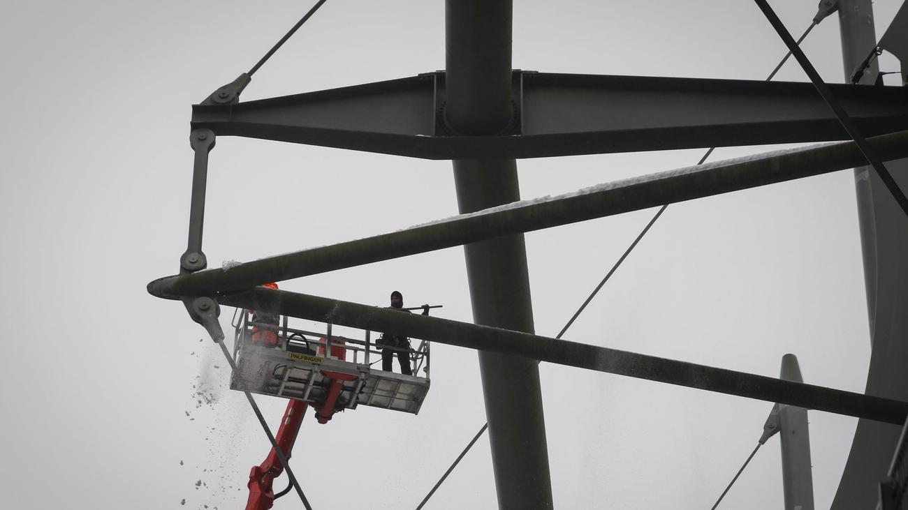 Fußball-Bundesliga: Sky-Bericht: Bundesliga-Spiel HSV gegen Leverkusen abgesagt