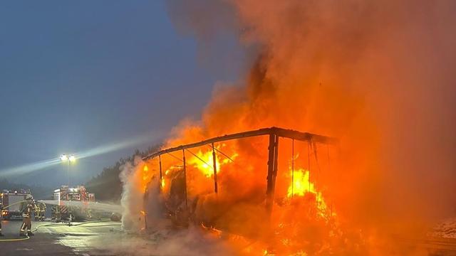 Verkehr: Sperrung auf der A14 nach Lkw-Brand