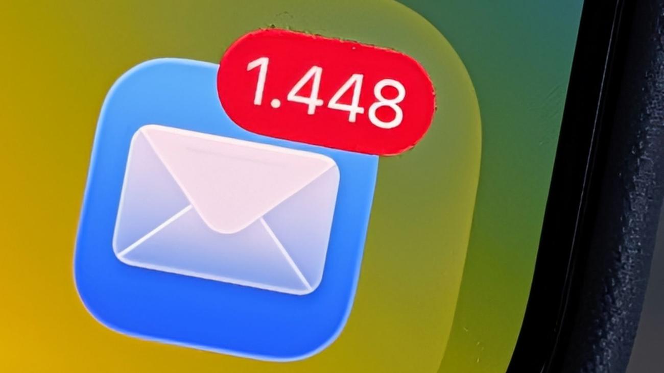 Bitkom-Studie: Über 50 E-Mails im Job am Tag - Deutlicher Anstieg