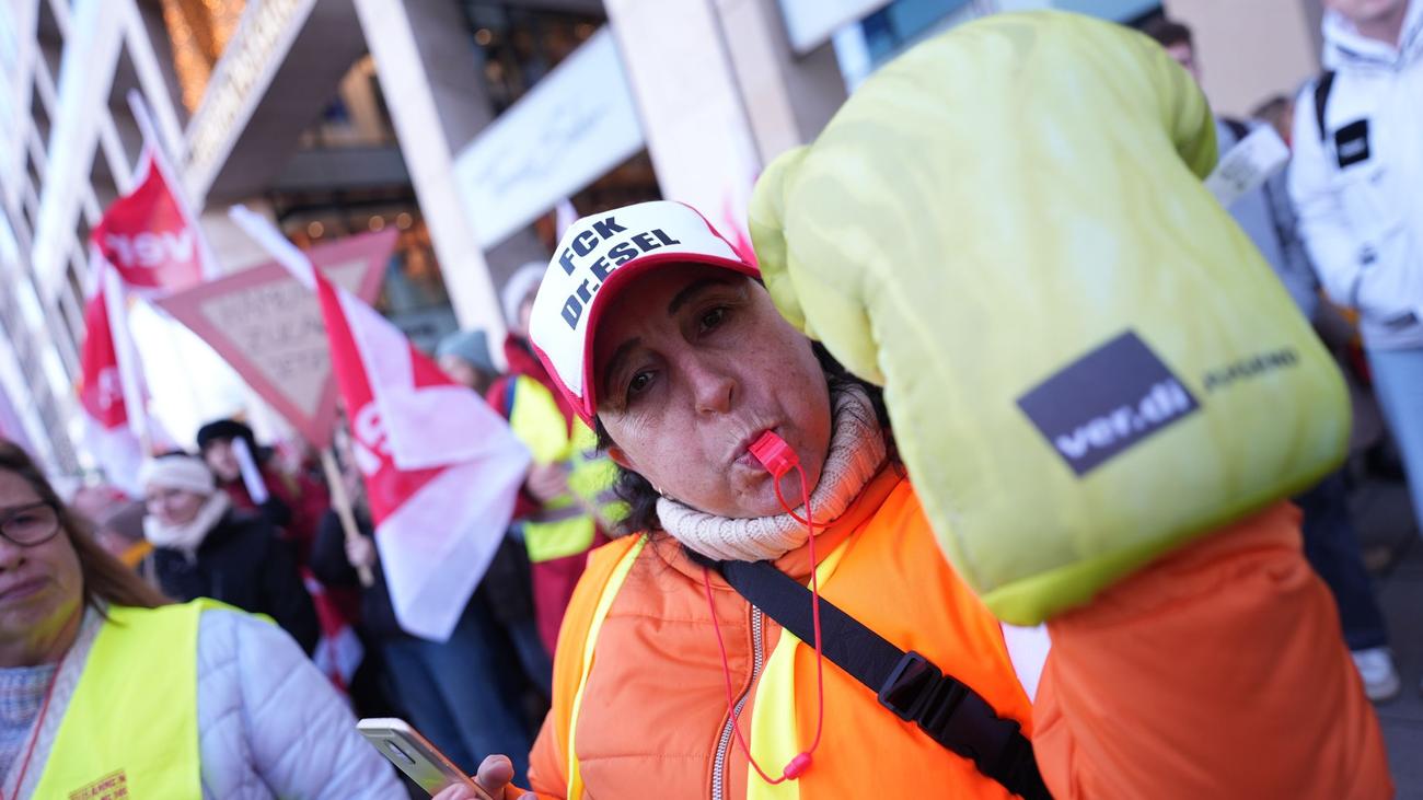 Öffentlicher Dienst: Warnstreik in Hamburg - Verdi erhöht Druck im Tarifstreit