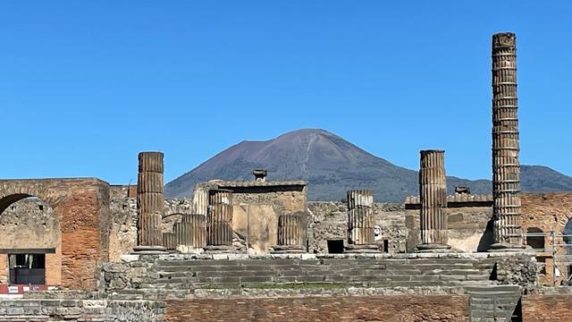 Hygienisch fragwürdig: Wellness in Pompeji: Baden in Schmuddelwasser