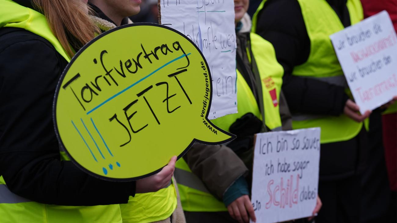 Tarifverhandlungen: Gewerkschaft droht mit Warnstreiks an Schulen und Kitas