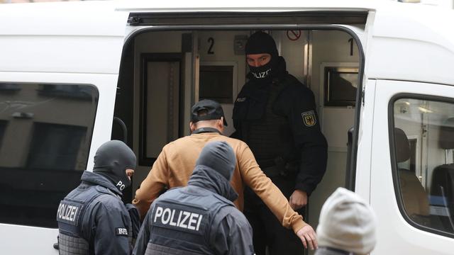 Schleuserkriminalität: Großrazzia gegen Schwarzarbeit in Nagelstudios