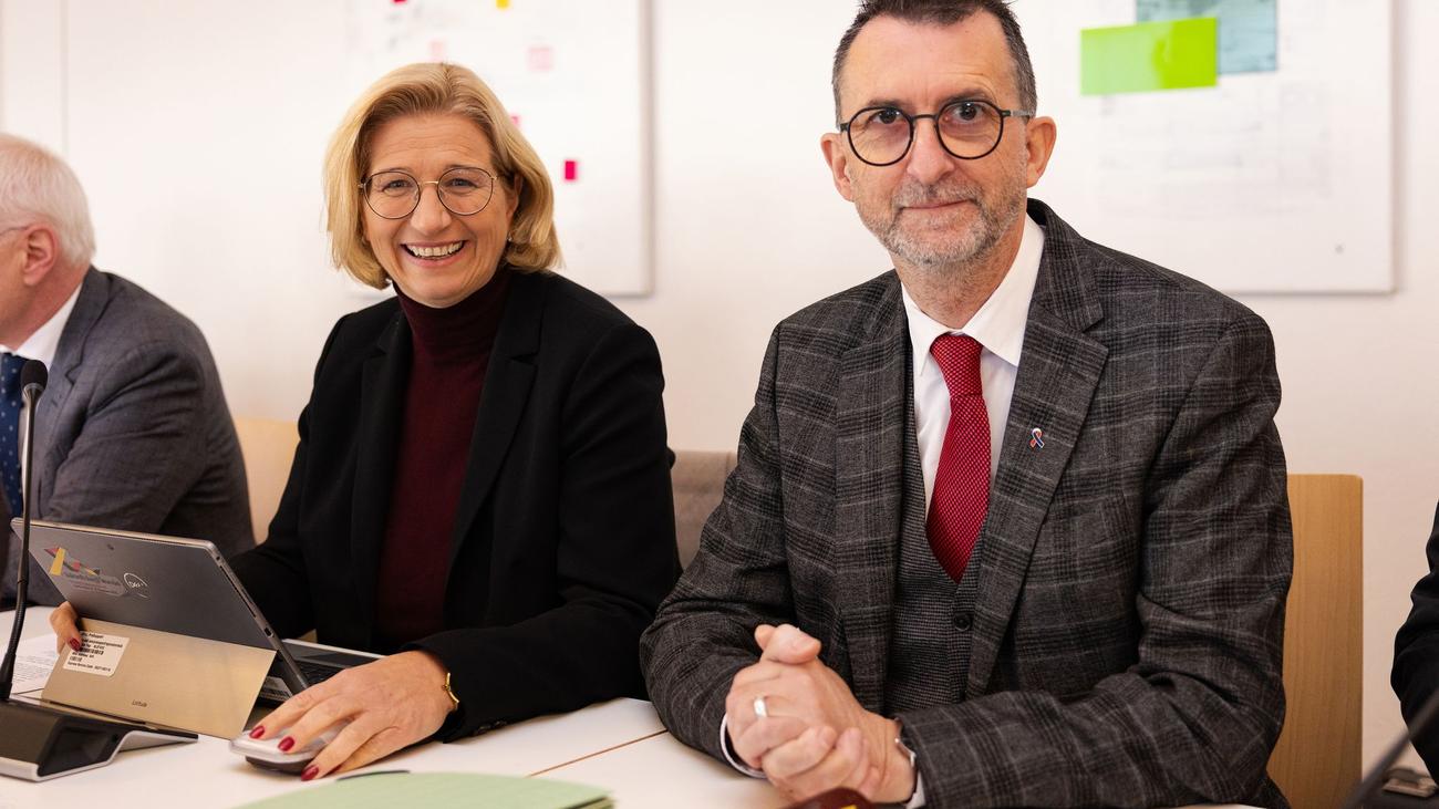 Vertrag: Land übernimmt Gema-Kosten für Vereine