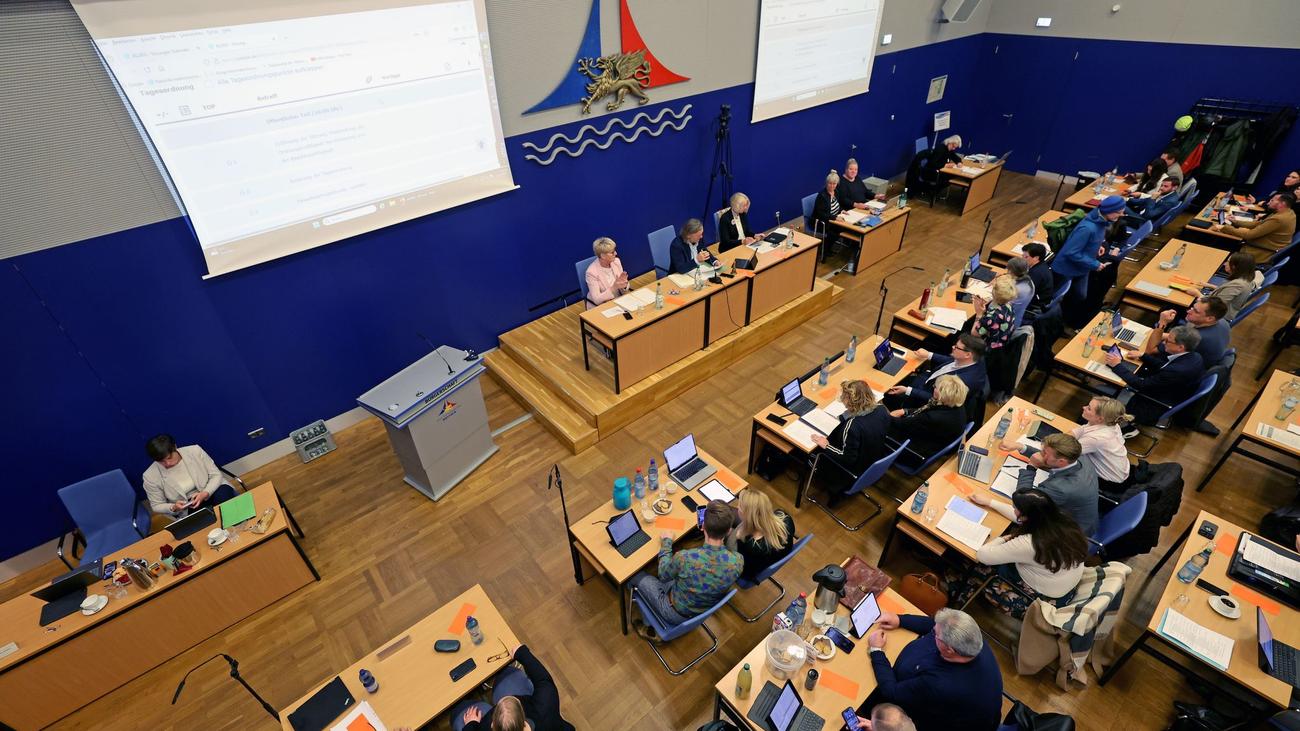 Kommunalfinanzen: Rostock beschließt Doppeletat 2026/27