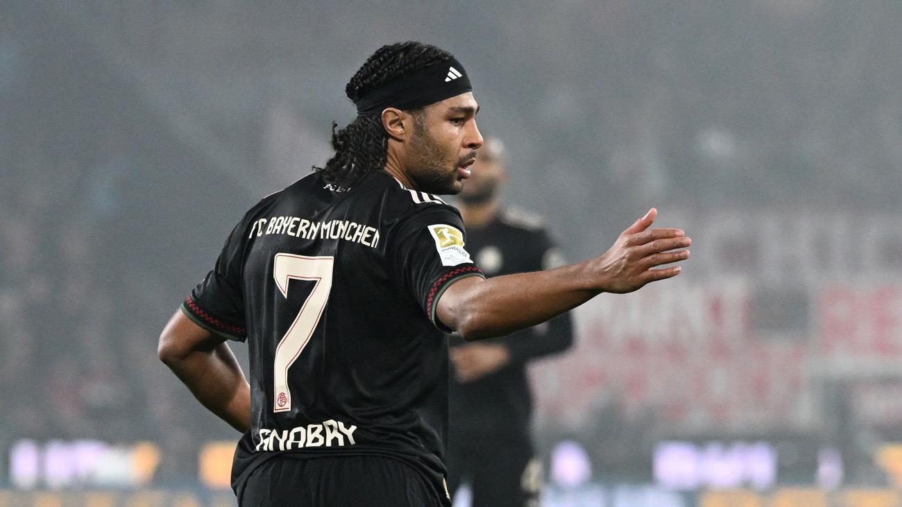 Fußball-Bundesliga: Zu viel Pyro: Köln-Bayern für zehn Minuten unterbrochen