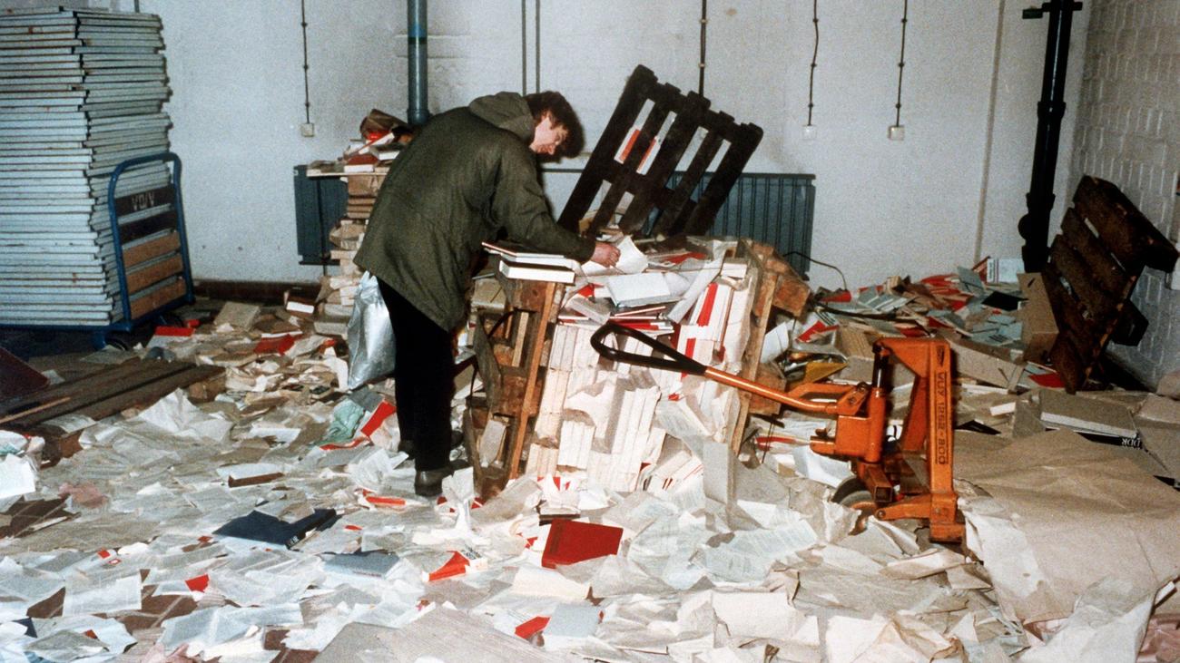 Friedliche Revolution: "Akt der Selbstbefreiung": Weimer lobt Sturm auf Stasi 1990