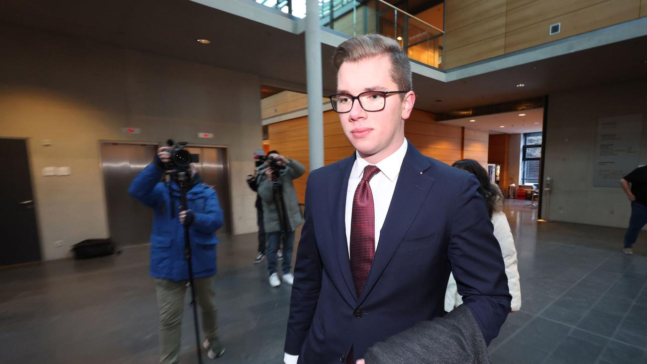 Umstrittener AfD-Politiker: Burschenschafter will nicht von Halemba genötigt worden sein