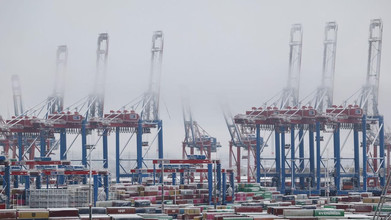 Konjunktur: Deutsche Wirtschaft wächst leicht und hofft auf Aufschwung