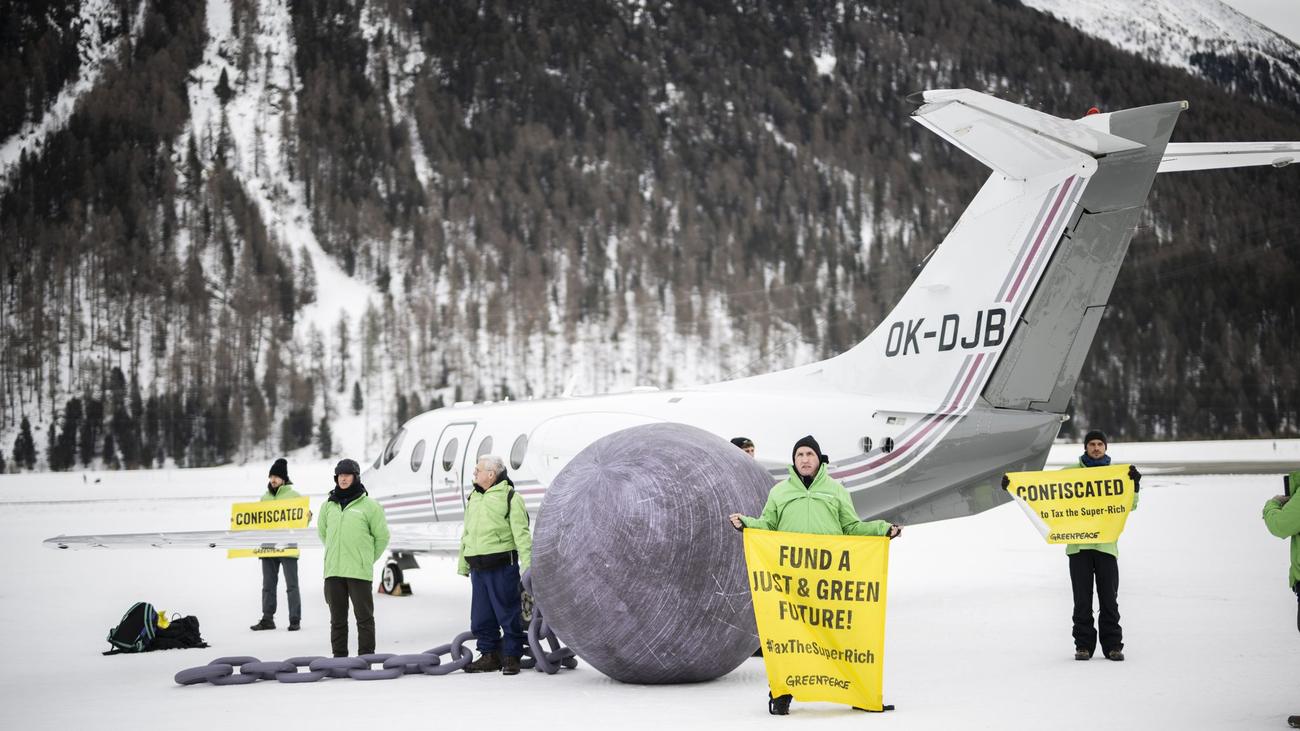 Klimaschutz: Im Privatjet nach Davos: Greenpeace fordert Verbot