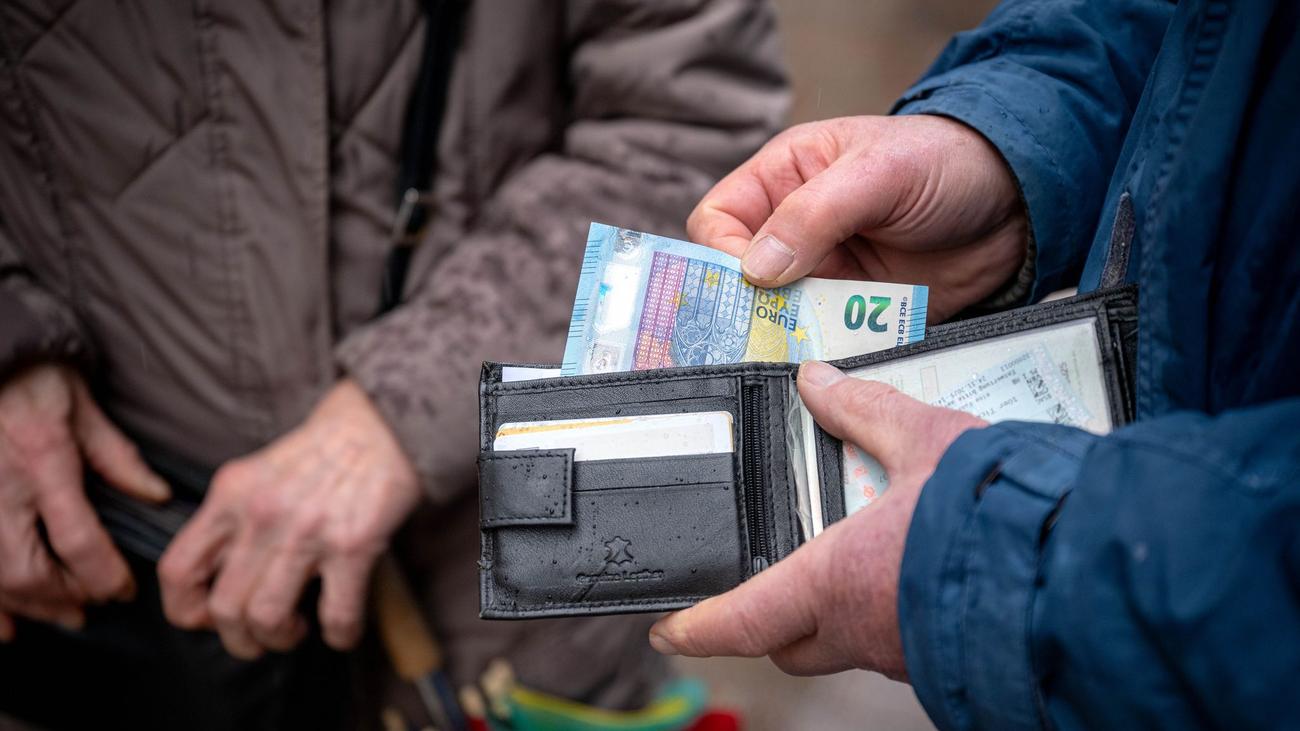 Altersarmut: Mehr Rentner auf Sozialhilfe angewiesen