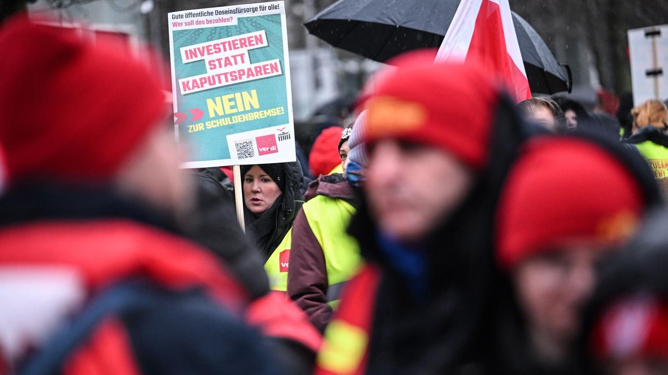 Tarifverhandlungen: Warnstreik im öffentlichen Dienst geht weiter