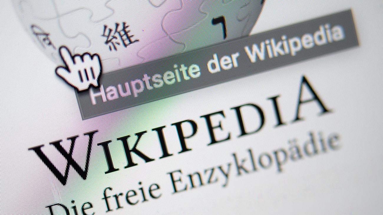 Online-Lexikon: Wikipedia mit 25 unter Druck durch KI-Konkurrenz
