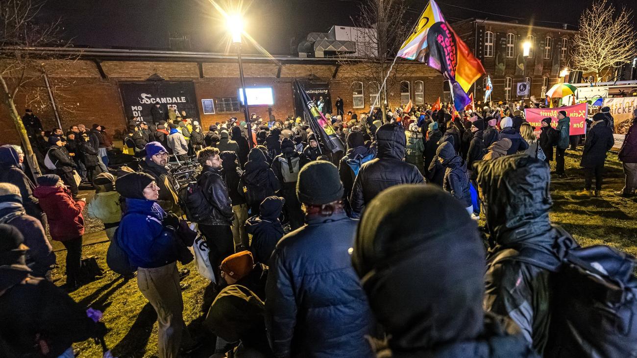 Kampf gegen Rechtsextremismus: Hunderte demonstrieren in Cottbus gegen Rechtsextremismus