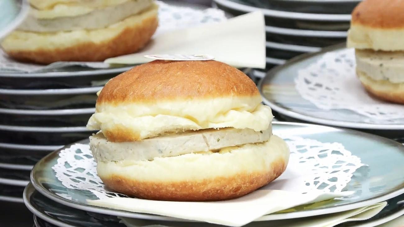 Narrenfrei: Närrisches Gebäck in München: Weißwurstkrapfen