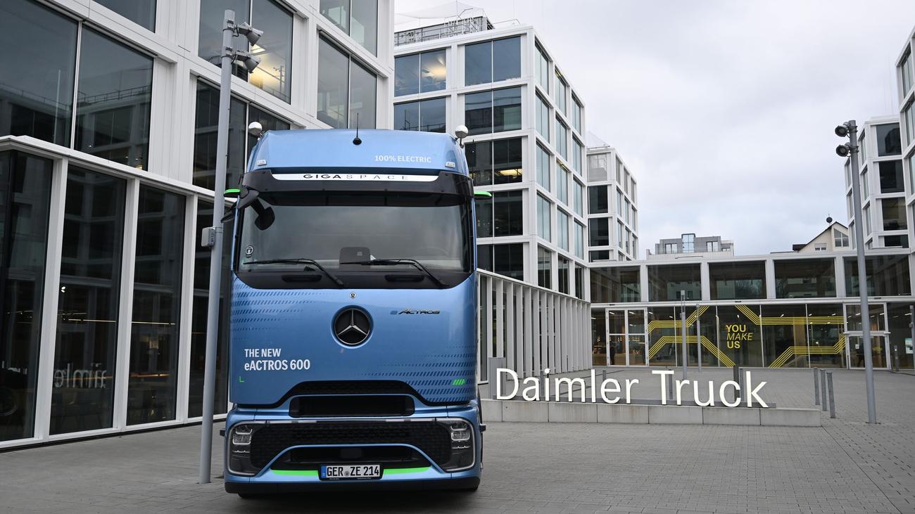 Nutzfahrzeughersteller: Nordamerika schwächelt: Absatzrückgang bei Daimler Truck