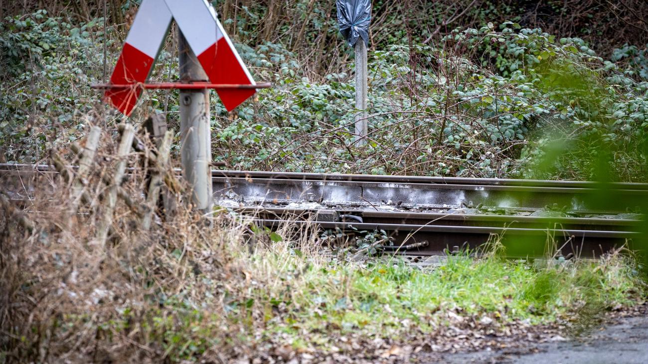 Kriminalität: Sabotage vermutet: Lok entgleist in Essen