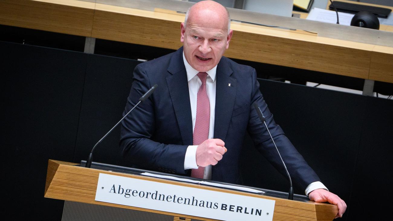 Leistung von Wegner: Umfrage: Krisenmanagement bei Stromausfall negativ bewertet