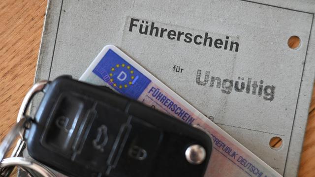Straßenverkehr: Verwarnung droht - alte Führerscheine werden ungültig