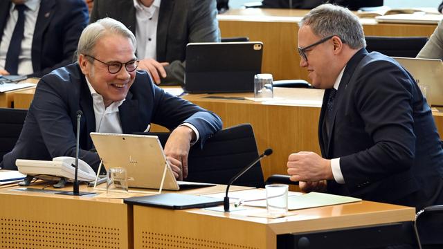 Innenpolitik: Voigt und Landtag lehnten Entlassung von Innenminister ab