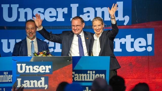 AfD und Gegendemo: 1.000 Menschen demonstrieren gegen AfD