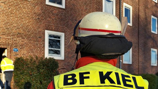 Notfälle: Explosion in Wohnung in Kiel - zwei Verletzte