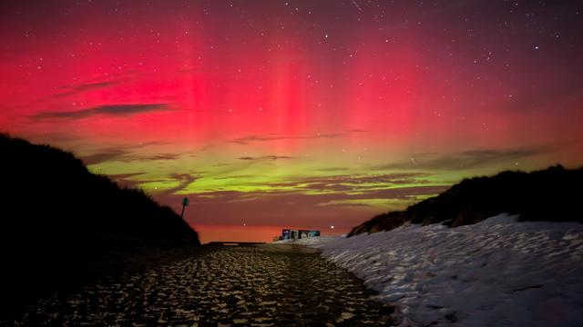 Weltraumwetter: Polarlichter färben Himmel über dem Norden bunt