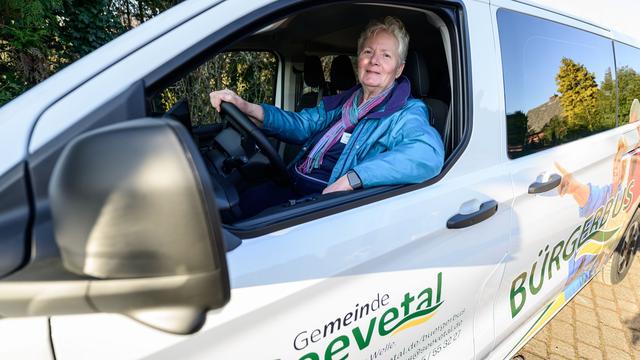 Verkehr: Bürgerbusse vernetzen Gemeinden - attraktiv für Senioren