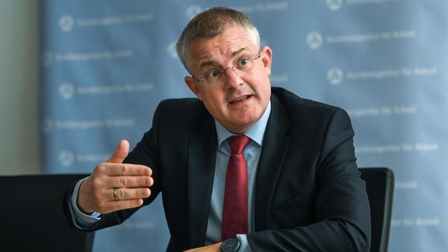 Arbeitsmarkt: Chemiedreieck: Hunderte Jobs in Gefahr - oder doch nicht?