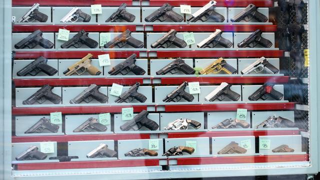 Waffen: Kleiner Waffenschein – Schutz oder Risiko für Bürger?