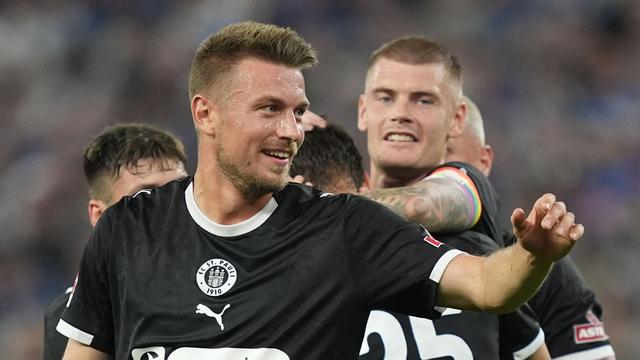 Fußball-Bundesliga: Pauli-Profi und Ex-HSV-Fan Wahl: 