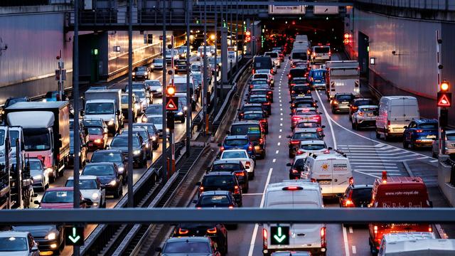 Verkehr: Pendler verbringen in München viel Zeit im Stau