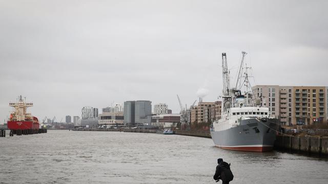 Wetter: Wolken, Glätte und stürmische Böen an der Küste