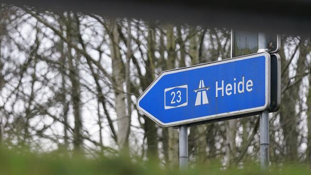 Kreis Pinneberg: A23 bei Tornesch in der Nacht stundenlang voll gesperrt