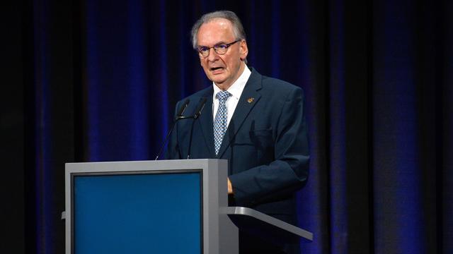 Regierung: Ministerpräsident Haseloff reicht Rücktritt ein