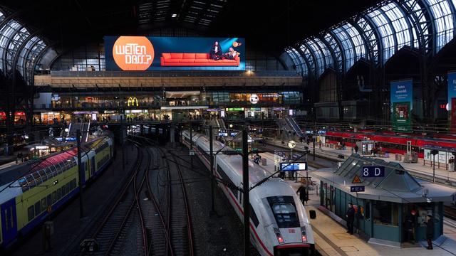 Störung: Verkehr im Hauptbahnhof Hamburg halbe Stunde lahmgelegt