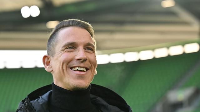 Fußball-Bundesliga: Trainerlehrgang und Bundesligajob: Wolfsburg-Coach im Stress