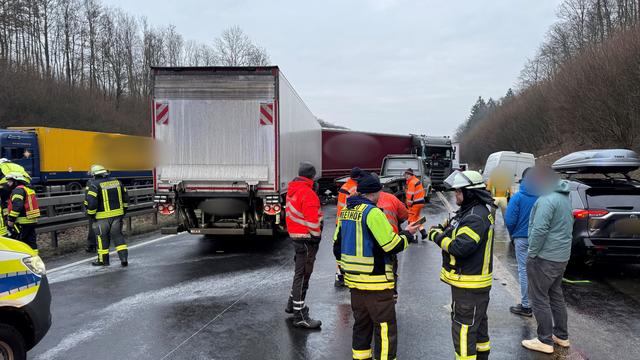 Wetter: Winterwetter mit glatten Straßen - viele Unfälle