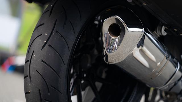 Angriff: Motorradfahrer greift aus Eifersucht ein Paar in Coburg an