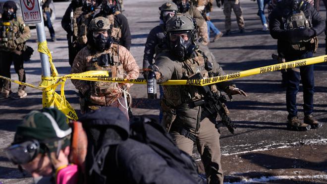 Notfälle: Ein Mann starb durch Schüsse eines Beamten in Minneapolis.