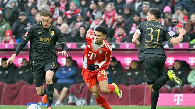 FC Augsburg düpiert FC Bayern: Chaves feiert Traumeinstand: 