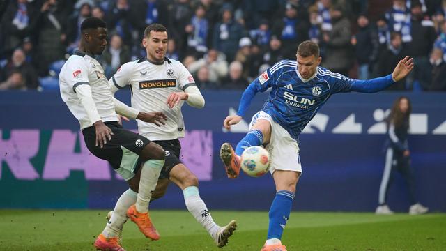 2. Bundesliga: Dzeko trifft bei Schalke-Debüt: Remis 
