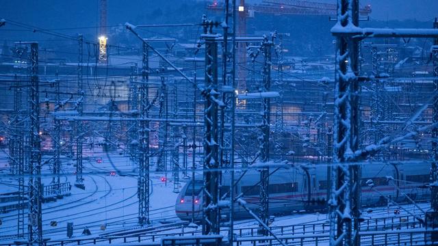Nahverkehr im Schnee: Auch Stuttgarter Regionalzüge kämpfen mit Winterchaos