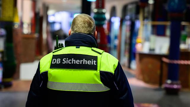 Verkehr: Bahn: Bahnhöfe sollen sauberer und sicherer werden