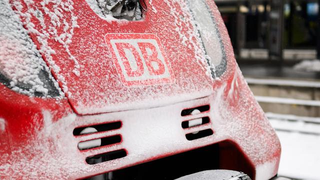 Wetter: Bahnausfälle wegen vereister Oberleitungen im Osten