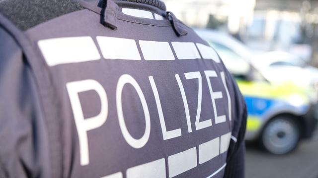 Kriminalität: Brutaler Angriff vor Bar - zwei Männer teils schwer verletzt