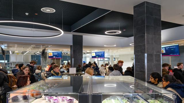 Guten Appetit!: BTU-Mensa in Cottbus nach Millionen-Sanierung wieder offen