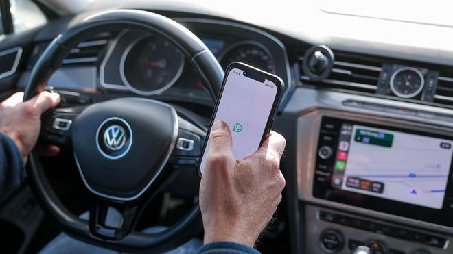 Auch KI-Technik gefordert: Fachleute für höhere Strafen für Handysünder ...